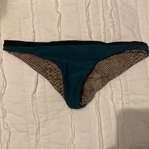 Acacia Manoa Bottoms Size S in Seaweed and Black
